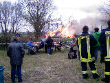 Das Osterfeuer wurde um 19.30 entzÃ¼ndet